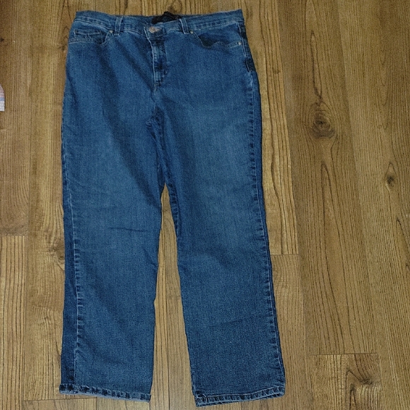 Gloria Vanderbilt Relaxed Fit Blue Jeans - Picture 1 of 5
